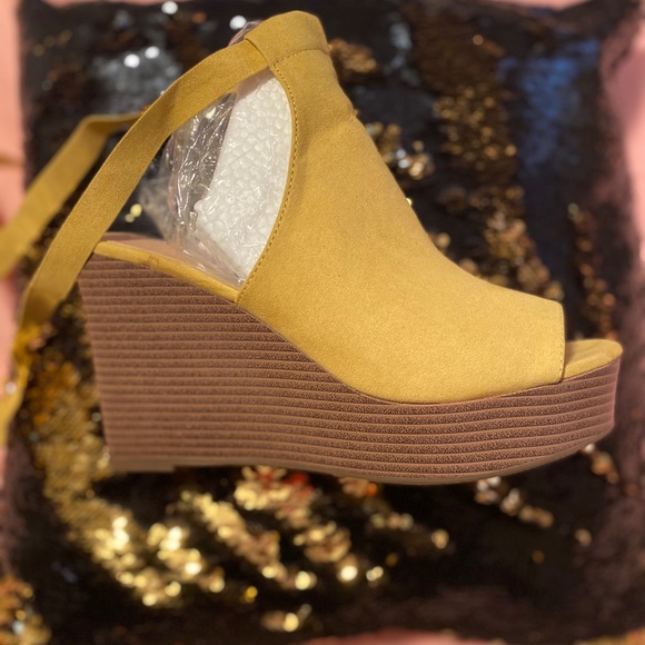 Tie up wedges NIB - Picture 2 of 3